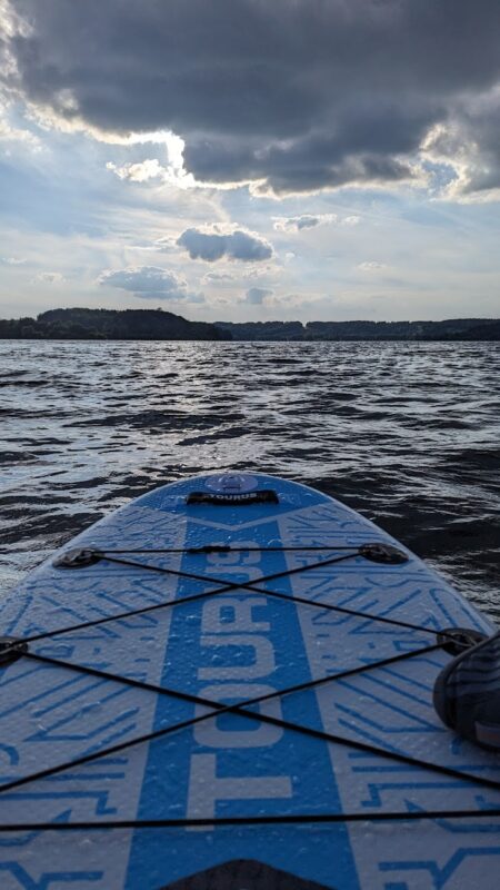 Бывают волны и бодрящие брызги :)